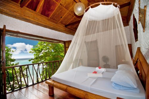 Himmelbett Mit Meerblick Shutterstock 89941096